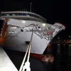 Estado en que quedó el ferry que chocó con un muelle en el puerto de Las Palmas.