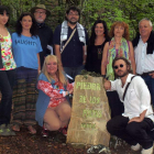 El alcalde de Barjas junto a los poetas participantes.