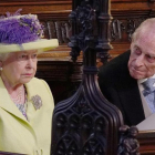 La reina Isabel II y su marido, el príncipe Felipe de Edimburgo, el pasado 18 de mayo durante la boda de su nieto Enrique y Meghan Markle