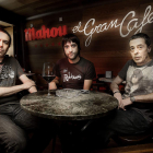 Carlos, Mario y Pepe, banda base que ameniza las jam de El Gran Café.