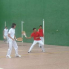 Álvaro Benavides y Borja Díez, de oscuro, lograron la medalla de bronce en el Nacional Juvenil.