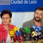 Los doctores Carmen Fuente y Pedro Uriarte, durante la presentación del congreso de Medicina Nuclear