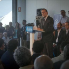 El candidato del PP, Mariano Rajoy, este jueves en un mitin en Santa Cruz de Tenerife