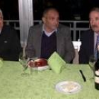 Domingo de Cabo y Gonzalo García, con Ángel Escuredo, durante la cena de Navidad del partido