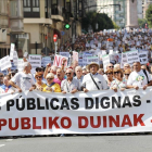 Miles de jubilados y pensionistas se manifiestan en Bilbao.
