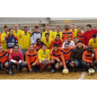 Los inmigrantes que habitan en León se reúnen desde hace algún tiempo para jugar al fútbol, en muchas ocasiones en la calle. En la foto, un partido disputado en la cárcel.