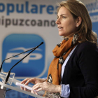 La portavoz del PP en el Parlamento Vasco, Arantza Quiroga, ayer, en rueda de prensa.