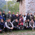 Los participantes en el curso junto a su profesor.