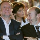Marcelino Iglesias, junto a Rubalcaba, en un acto celebrado ayer en Zaragoza.