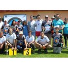 Los tiradores más destacados en una foto de familia del torneo. DL