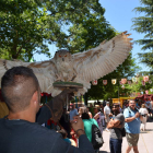 Muchos visitantes no quieron dejar pasar la ocasión de fotografiarse con las serpientes.