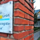Fachada del centro de acogida que ha generado la indignación sindical. RAMIRO