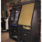 Dos recreativas acorazadas, en un local de Riego.