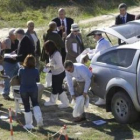 Los técnicos estadounidenses, junto a los representantes del Ciemat en Palomares.