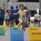 Una niña participa en una prueba de atletismo en la edición del 2010.