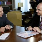El portavoz socialista, José Antonio Alonso, se reunió con el del BNG, Francisco Jorquera.