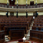 Vista del hemiciclo del Congreso vacío, en febrero, tras la última sesión previa a las pasadas elecciones generales.