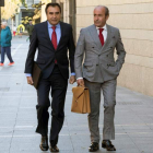 Francisco Esgueva (izquierda) también acudió a declarar por el caso ‘perla negra’. R. GARCÍA