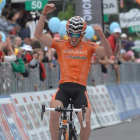 Izagirre celebra el triunfo en Falzes, el primero del Euskaltel.