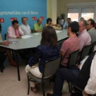 Un momento de la reunión de cargos públicos socialistas ayer por la tarde en la sede local.