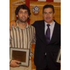 Juanín y Cadenas, en una imagen de archivo recogiendo dos premios