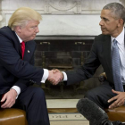 El presidente de los Estados Unidos, Barack Obama, saluda al presidente electo Donald Trump. M.R.
