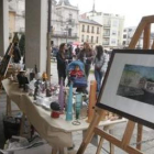 Proyecto Hombre abrió durante todo el día varios puestos en la plaza del Ayuntamiento de Ponferrada