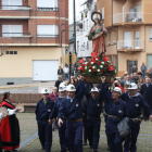 La procesión trasladó a la Virgen del Pozo Julia a la iglesia.