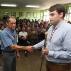 Alfredo García y el alcalde Sergio Álvarez, el día de la toma de posesión del nuevo regidor.