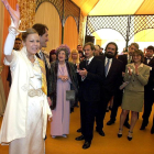 Kalina, la hija del primer ministro búlgaro Simeón de Sajonia Coburgo,y su marido,el investigador español Kitín Muñoz, el día de su boda. PACO TORRENTE