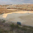 Estado actual que presentan los campos de fútbol Ramón Martínez, de tierra y deteriorados.