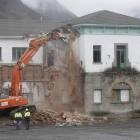 La demolición de las antiguas escuelas se acometió en enero de 2011. JESÚS
