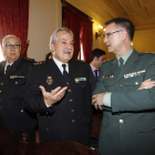 García Prada espera su acceso a la sala.
