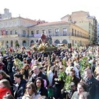 La Plaza de San Marcelo congregó a miles de seguidores de la tradición de las Palmas