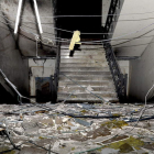 Fotografía del interior del edificio, donde se aprecian los daños ocasionados por la explosión.