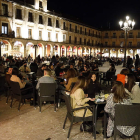 Terrazas en la Plaza Mayor el 27 de febrero. MARCIANO PÉREZ