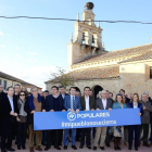 Martínez-Maíllo, ayer, con Mañueco y otros dirigentes del PP.