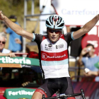 El estadounidense Christopher Horner (Radioshack) celebra su victoria en la décima etapa de la Vuelta a España, disputada entre Torredelcampo y el Alto de Hazallanas, con 186 kilómetros.
