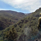 Un brigadista en el incendio de Dragonte (Corullón). @BRIFTABUYO