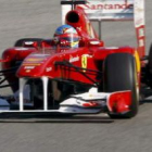 Fernando Alonso, durante la sesión de entrenamientos de ayer en el trazado Ricardo Tormo.