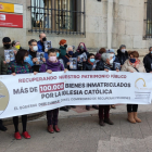 Un momento de la concentración de León Laico, hoy frente a la Subdelegación del Gobierno en León. S.C.A.