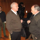 Alfonso García estuvo ayer arropado en Bembibre arropado por el alcalde y numerosos vecinos.