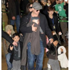 Brad Pitt y Angelina Jolie a su llegada a Japón.
