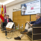 Juan Martínez Majo responde a las preguntas del director de Diario de León, Joaquín S. Torné