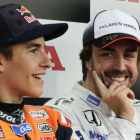 Esta es la última aparición en público de Fernando Alonso, en Motegi (Japón), sede de Honda, junto a Marc Márquez.