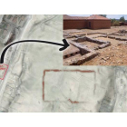Imagen de satélite donde se ve el ‘rectángulo’ del campamento romano, a poca distancia de la villa de Navatejera.