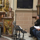 Luis Carnicero lee parte de los poemas recogidos en «Nieve en claro cristal».