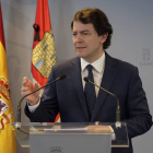 - El presidente de la Junta de Castilla y León, Alfonso Fernández Mañueco, tras la videoconferencia con Pedro Sánchez. EFEJCYL