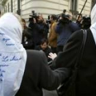 Dos abuelas de la Plaza de Mayo, ante la Audiencia Nacional
