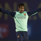 El fichaje del brasileño Neymar acabó con Rosell y amenaza ahora a toda la institución.